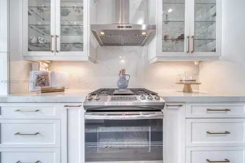 $785,000 | 77 Gables Boulevard, Weston, FL 33326