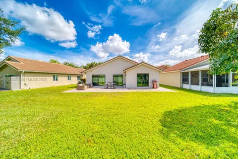 $785,000 | 77 Gables Boulevard, Weston, FL 33326