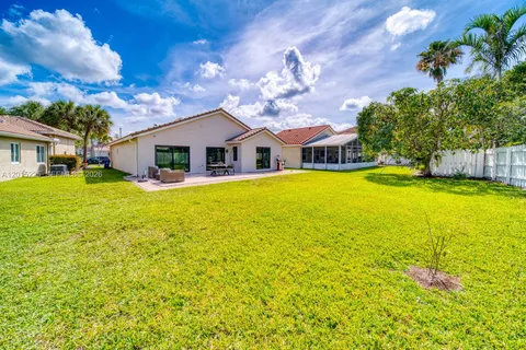 $785,000 | 77 Gables Boulevard, Weston, FL 33326