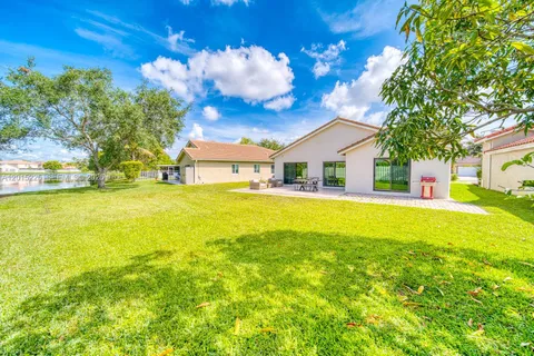 $785,000 | 77 Gables Boulevard, Weston, FL 33326