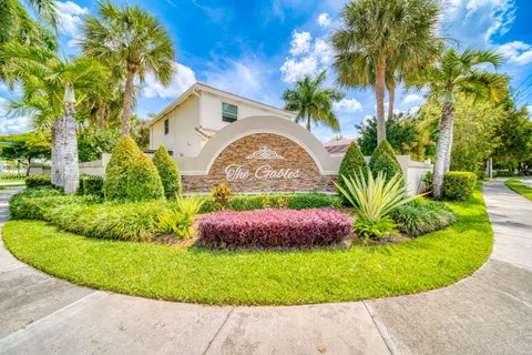 $785,000 | 77 Gables Boulevard, Weston, FL 33326