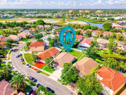$785,000 | 77 Gables Boulevard, Weston, FL 33326