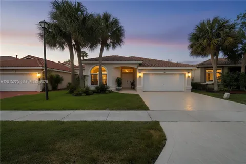 $785,000 | 77 Gables Boulevard, Weston, FL 33326