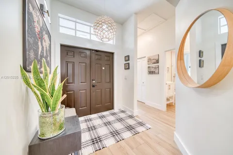 $785,000 | 77 Gables Boulevard, Weston, FL 33326