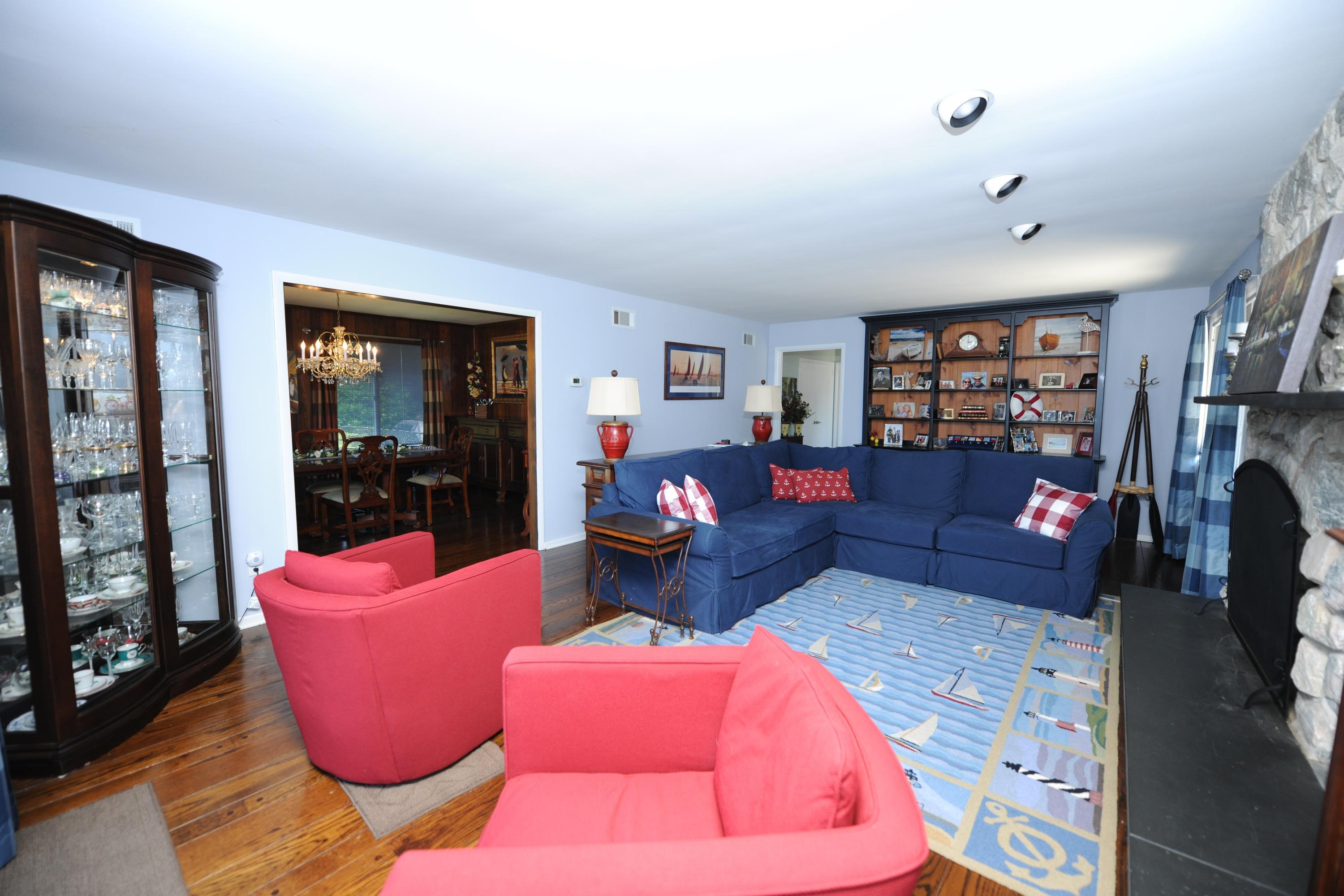 100 Motor Road Pine Beach, NJ 08741 - Photo 8 of 20 Living Room