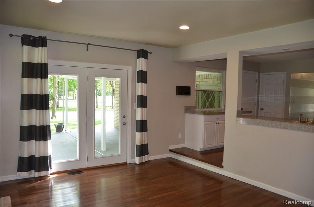 21769 Meridian Road Grosse Ile, MI 48138 - Photo 17 of 25 DSC_8570.JPG