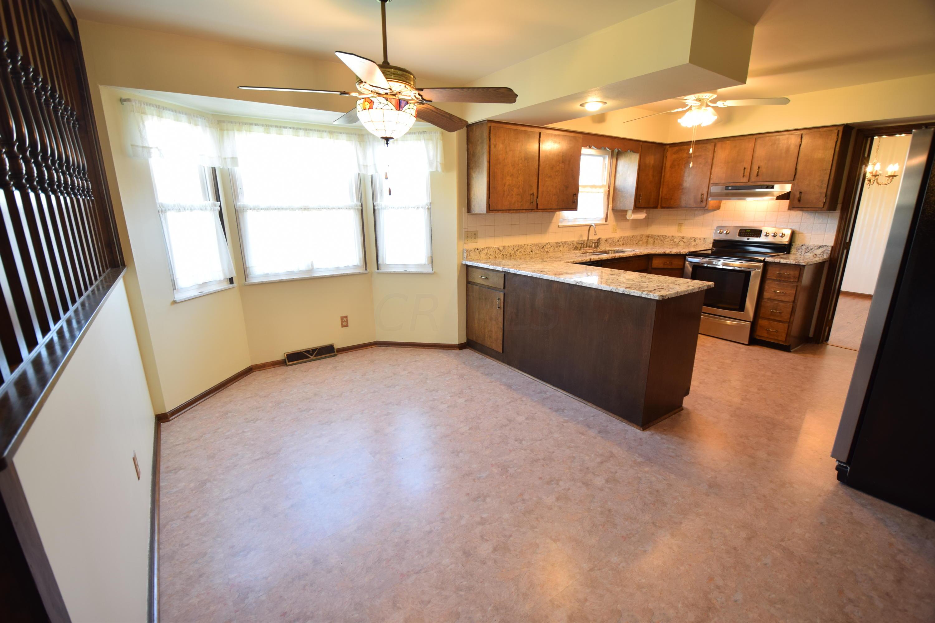 1678 Sandhurst Road Columbus, OH 43229 - Photo 16 of 41 Gallery Image 16