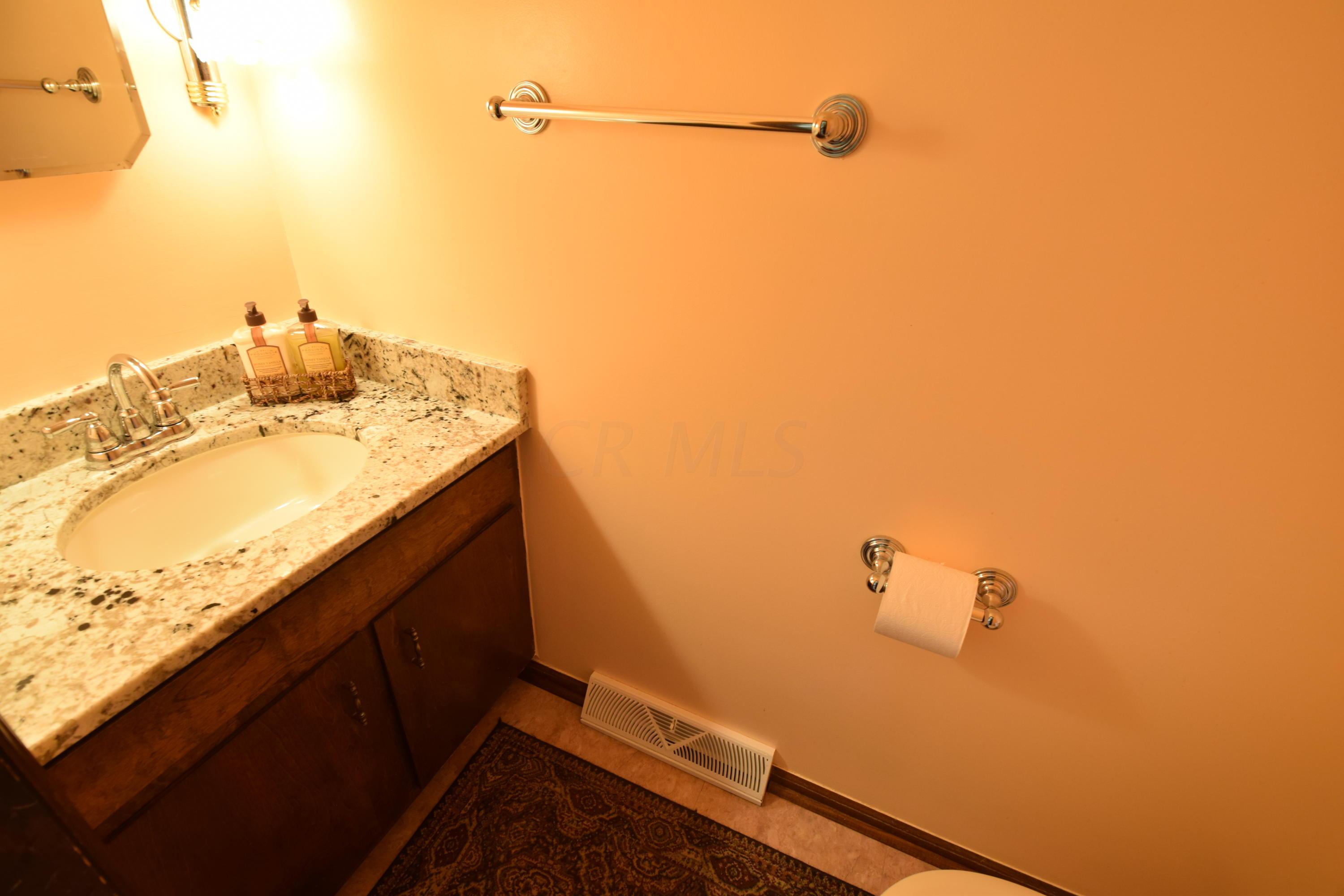 1678 Sandhurst Road Columbus, OH 43229 - Photo 23 of 41 Gallery Image 23