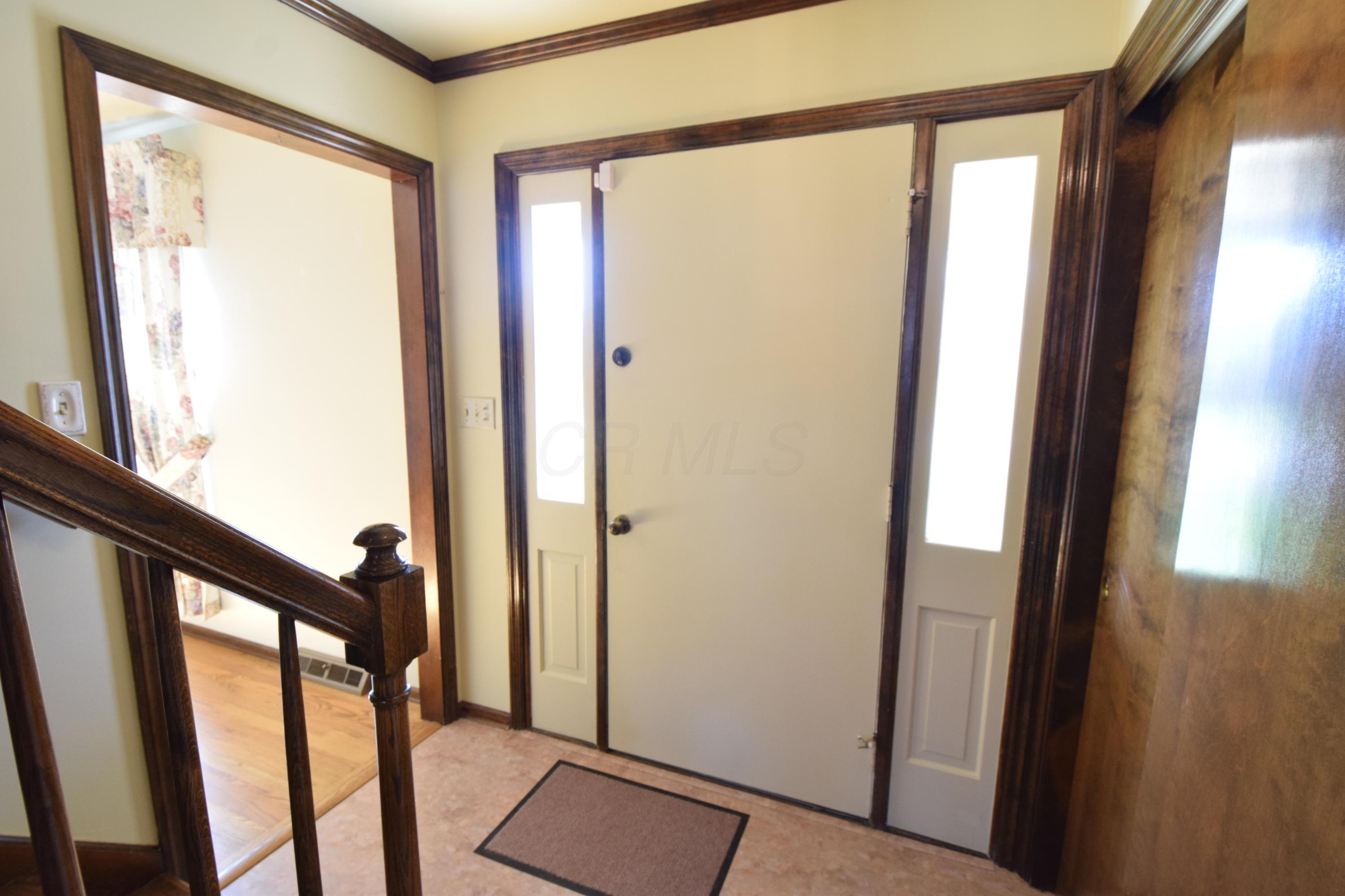 1678 Sandhurst Road Columbus, OH 43229 - Photo 3 of 41 Gallery Image 3