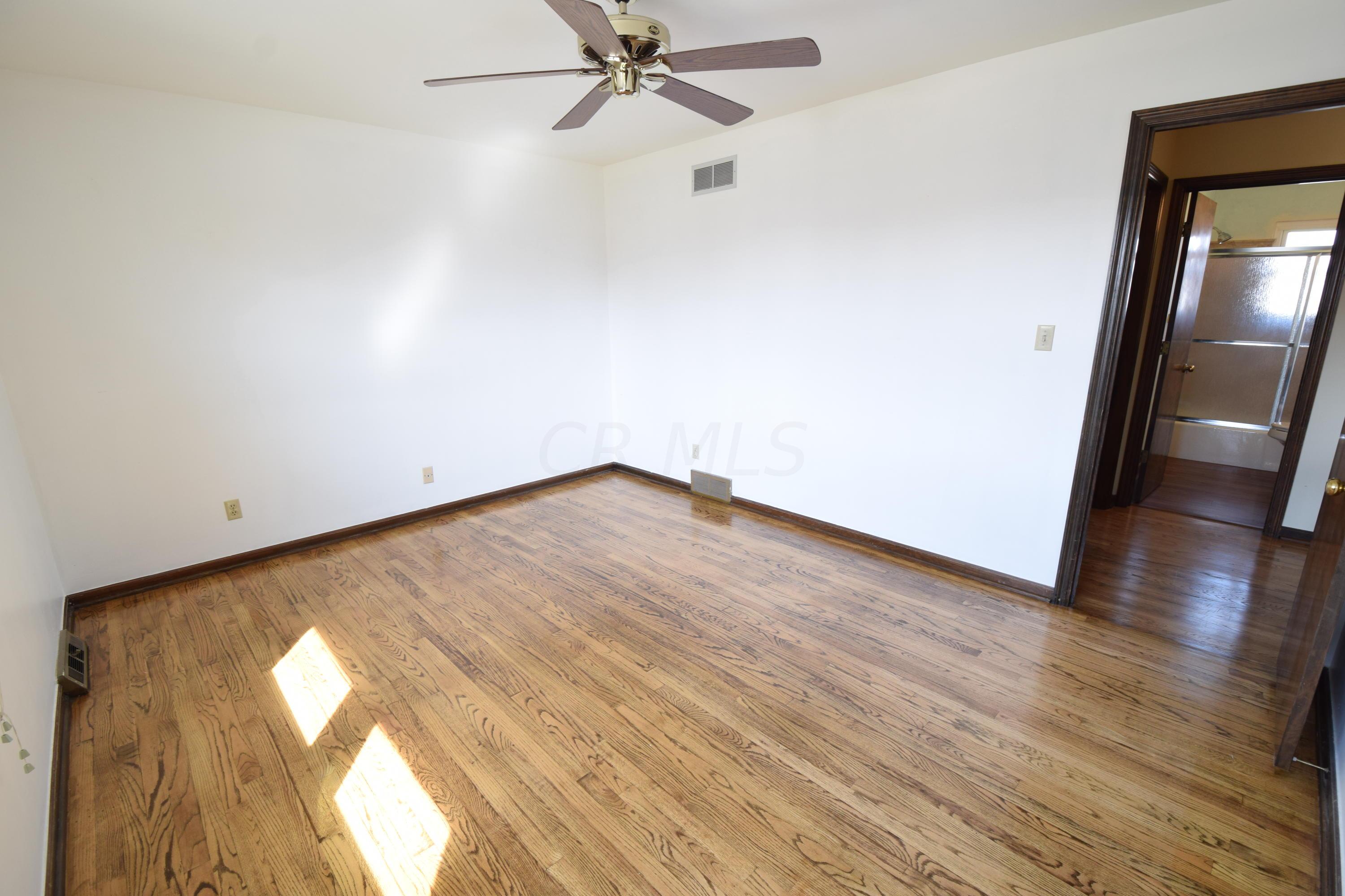 1678 Sandhurst Road Columbus, OH 43229 - Photo 34 of 41 Gallery Image 34
