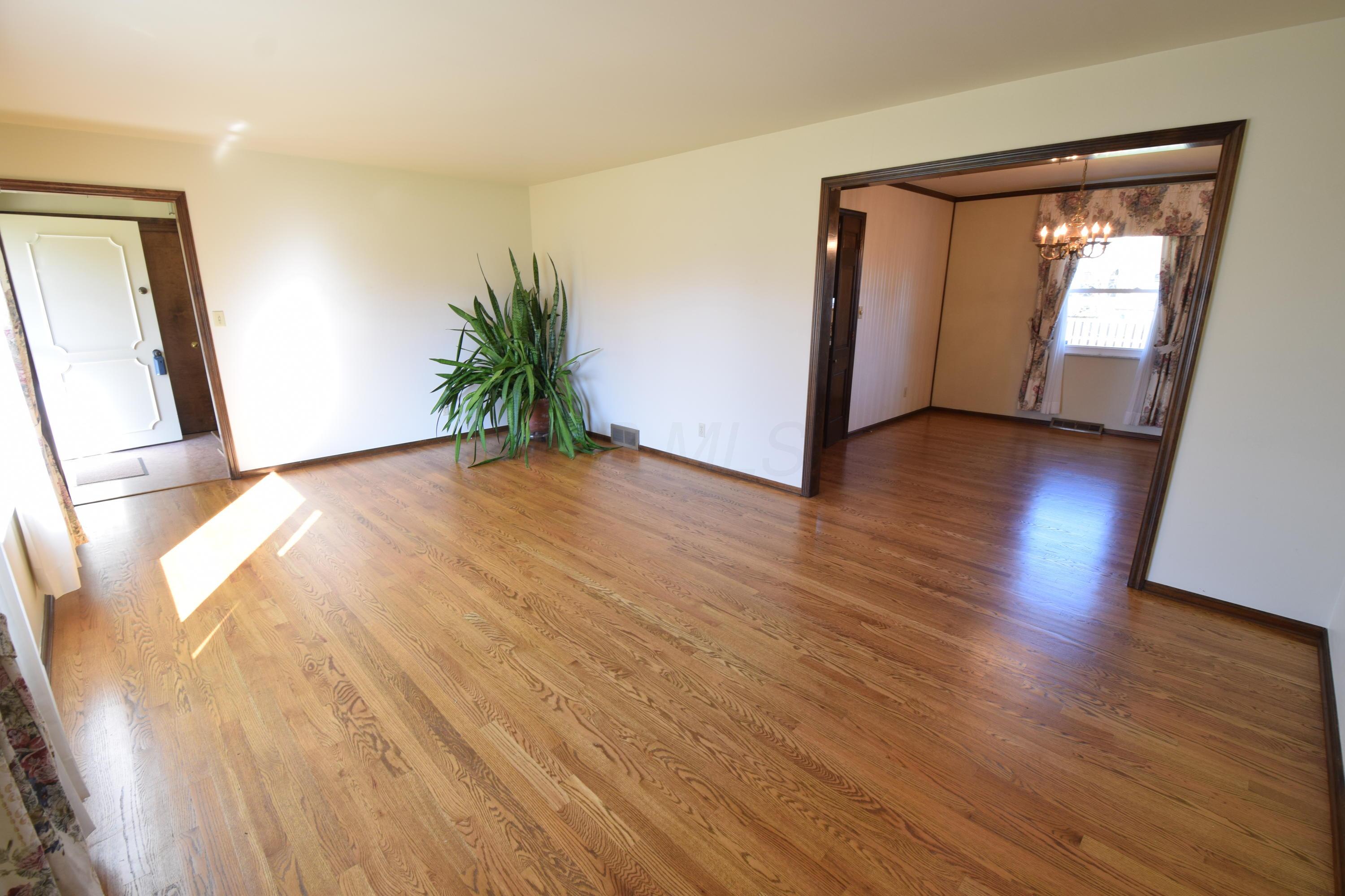 1678 Sandhurst Road Columbus, OH 43229 - Photo 6 of 41 Gallery Image 6