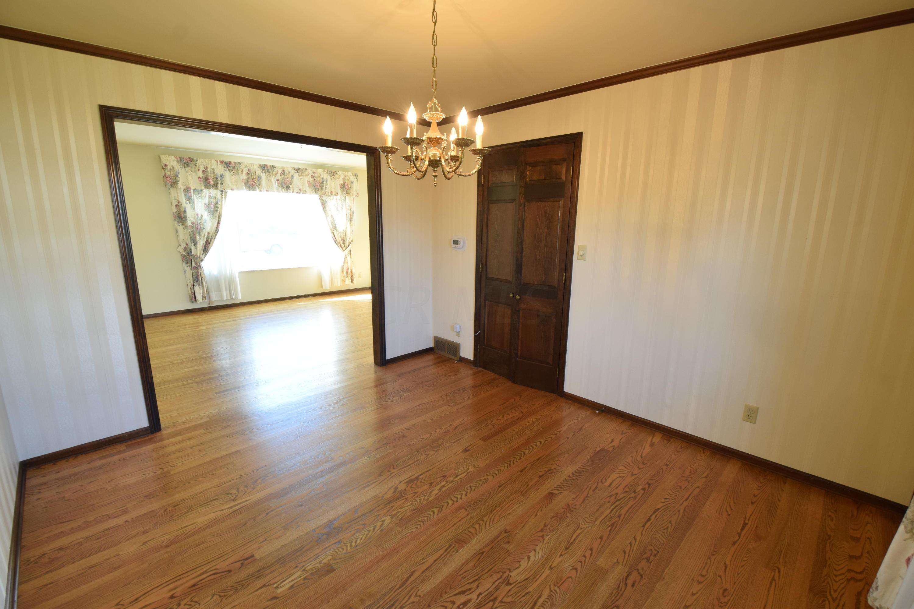 1678 Sandhurst Road Columbus, OH 43229 - Photo 7 of 41 Gallery Image 7
