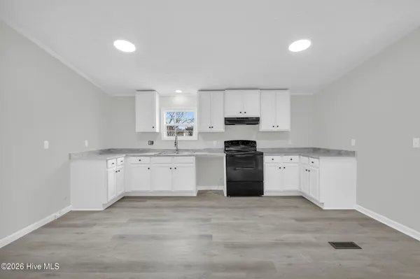 $279,000 | 57 Henry Pridgen Road, Burgaw, NC 28425
