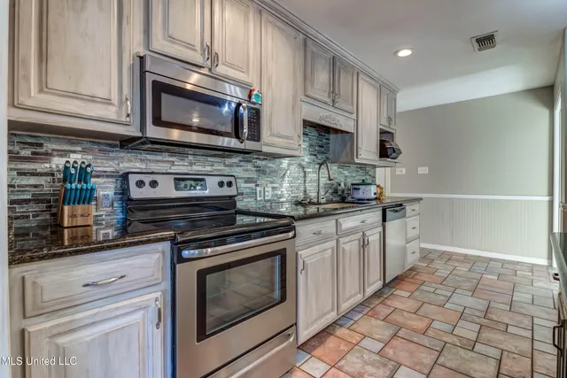 $385,000 | 7079 Menge Avenue, Pass Christian, MS 39571