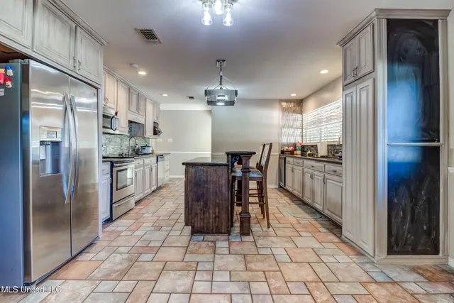 $385,000 | 7079 Menge Avenue, Pass Christian, MS 39571