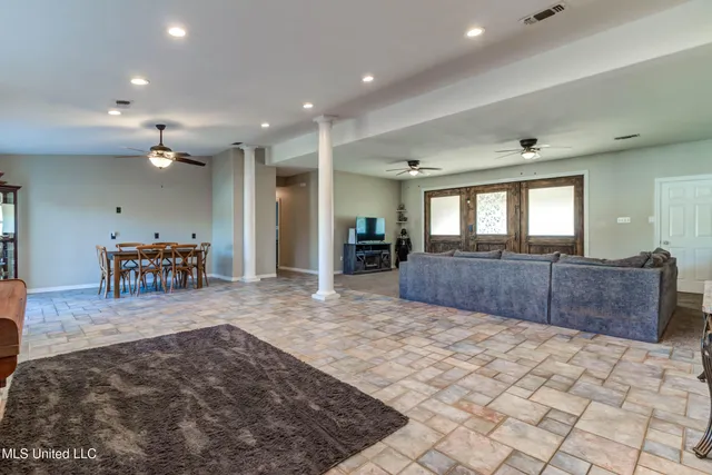 $385,000 | 7079 Menge Avenue, Pass Christian, MS 39571