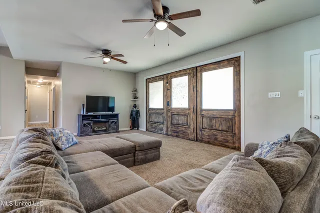 $385,000 | 7079 Menge Avenue, Pass Christian, MS 39571