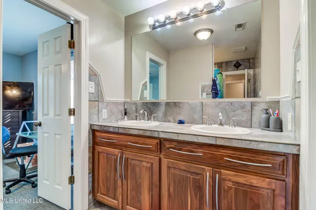 $385,000 | 7079 Menge Avenue, Pass Christian, MS 39571