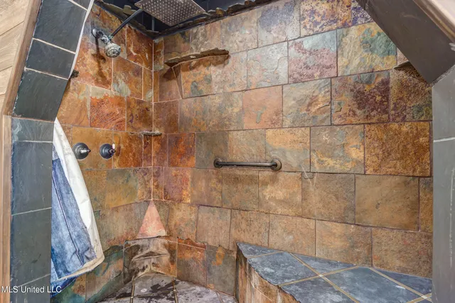 $385,000 | 7079 Menge Avenue, Pass Christian, MS 39571