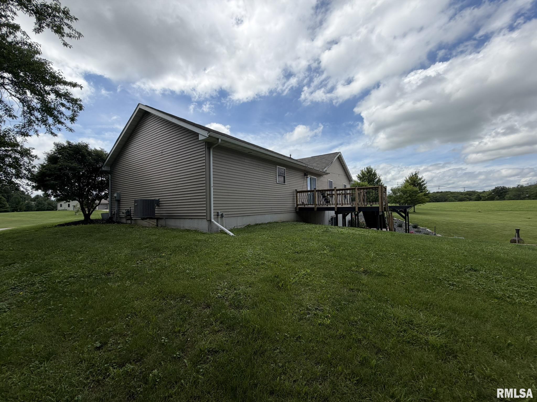 324 Casey Road Farmington, IL 61531 - Photo 15 of 68
