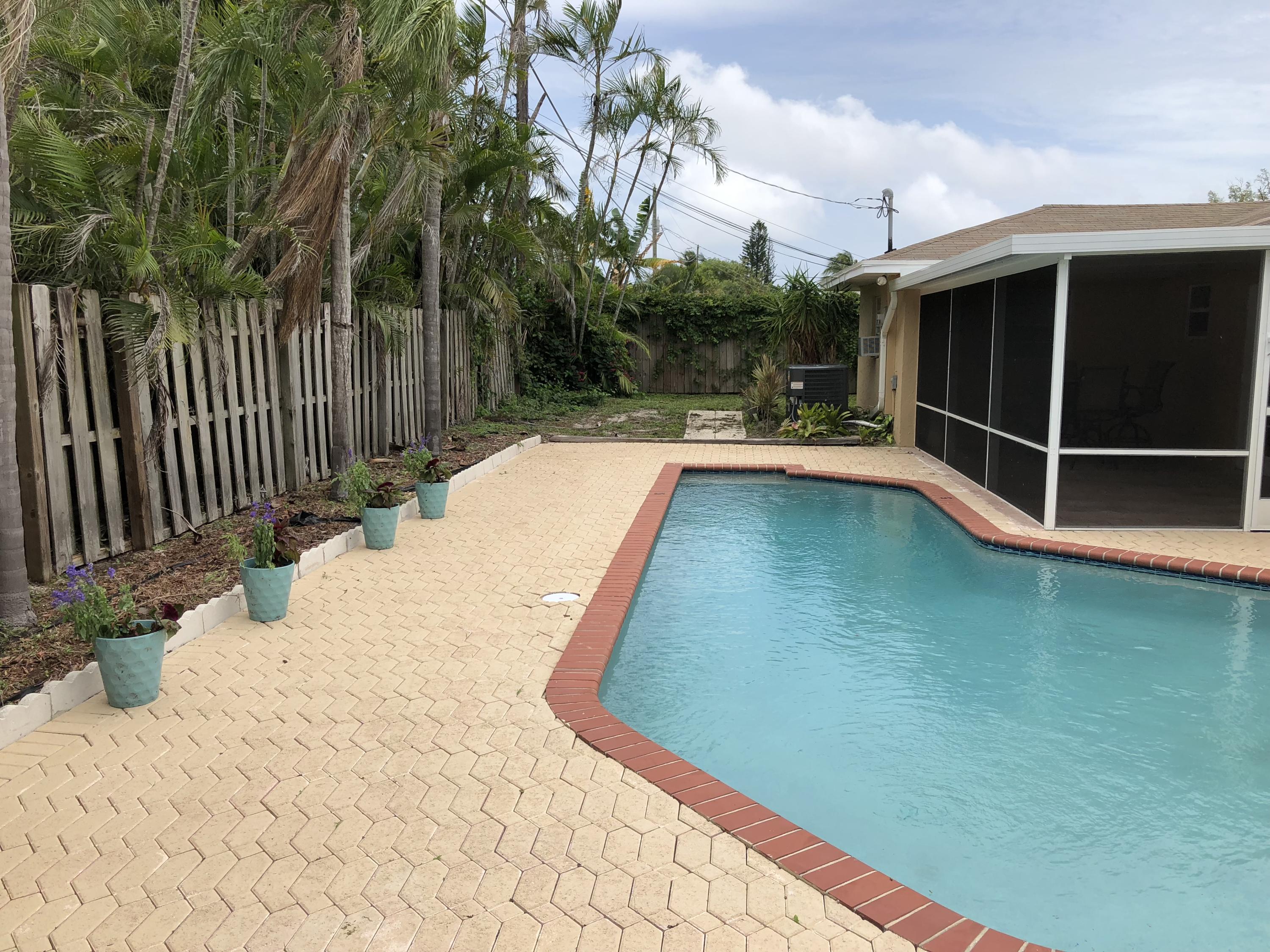 2731 Cambridge Road Lake Worth, FL 33462 - Photo 13 of 42 lots of space