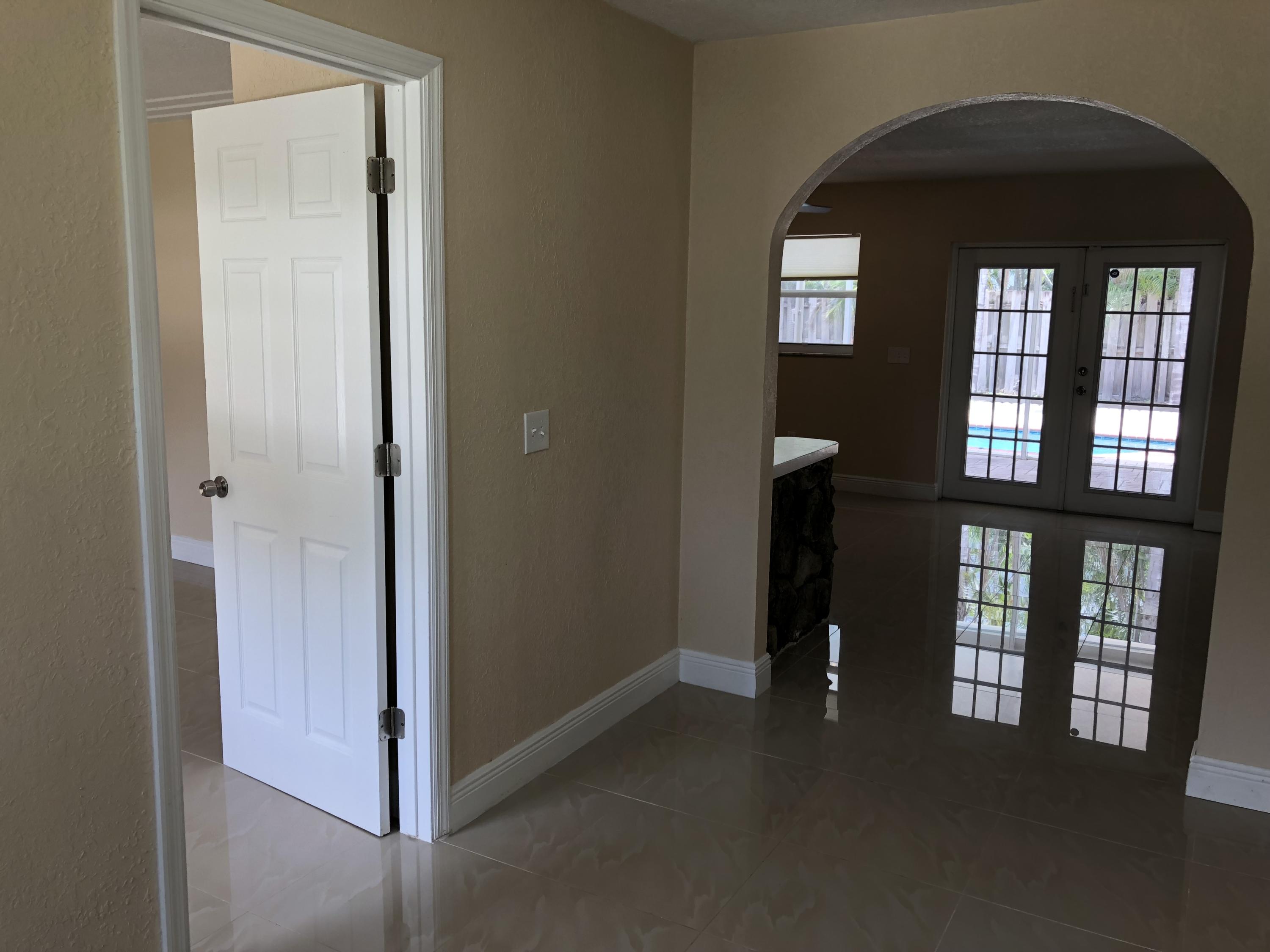 2731 Cambridge Road Lake Worth, FL 33462 - Photo 36 of 42 foyer