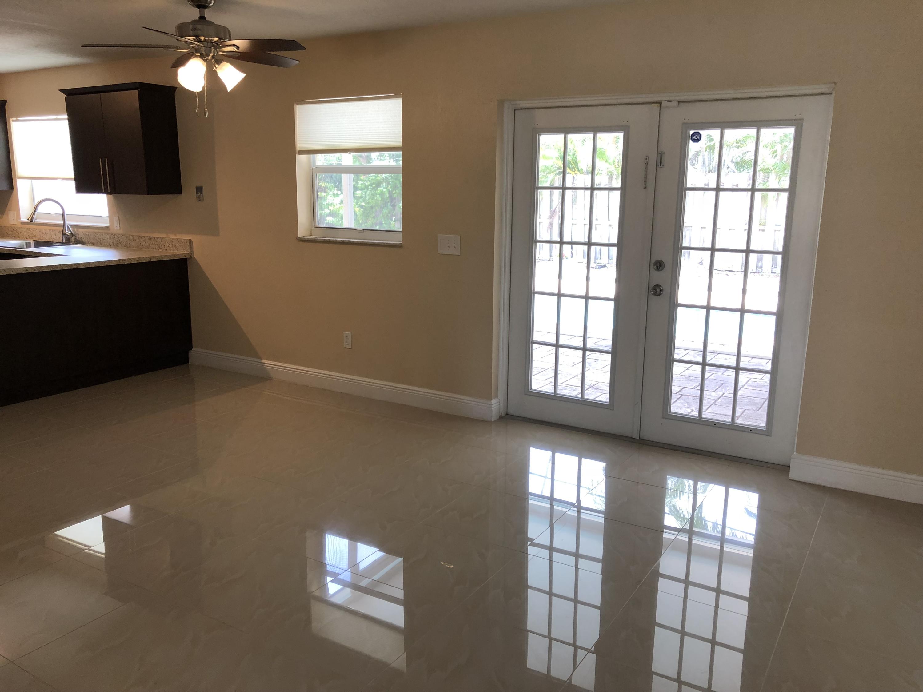 2731 Cambridge Road Lake Worth, FL 33462 - Photo 8 of 42 IMG_0062