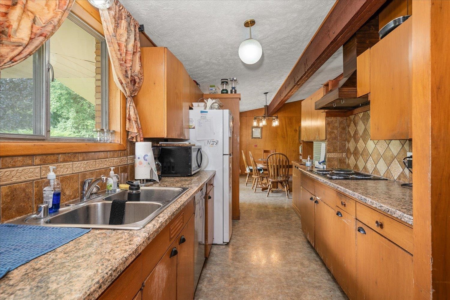 4414 South Helena Street Spokane, WA 99223 - Photo 10 of 33