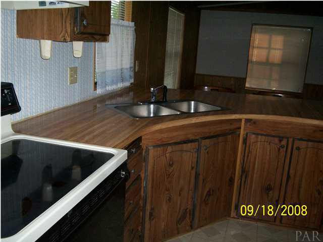 5280 Yellow Bluff Road Pensacola, FL 32507 - Photo 10 of 24 Kitchen
