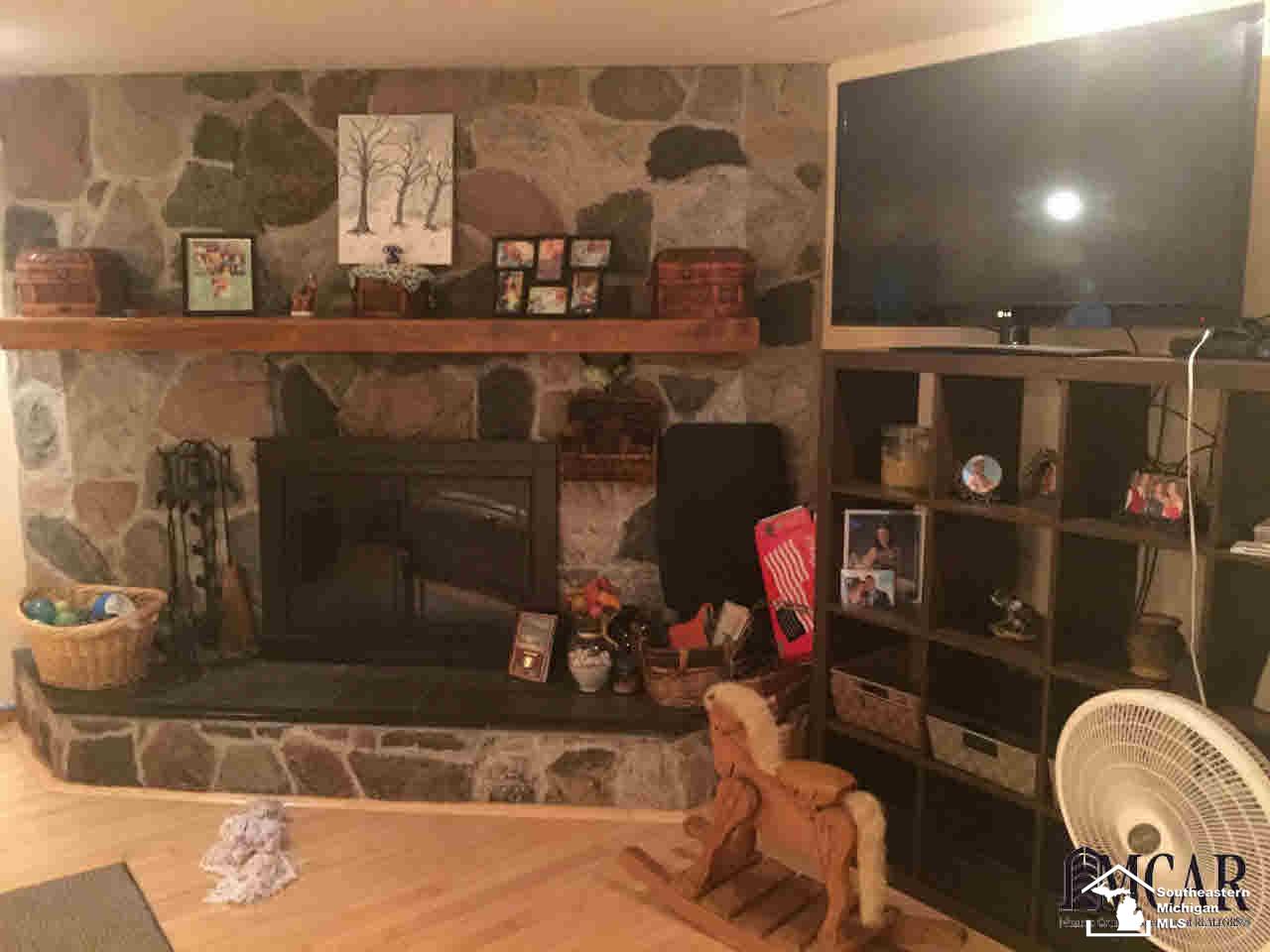 19410 Savage Road Belleville, MI 48111 - Photo 20 of 24 21319285-19.JPG