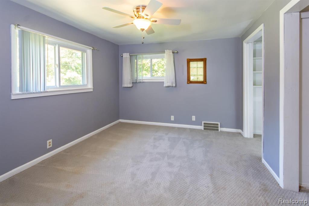 20621 Clark Road Belleville, MI 48111 - Photo 10 of 42