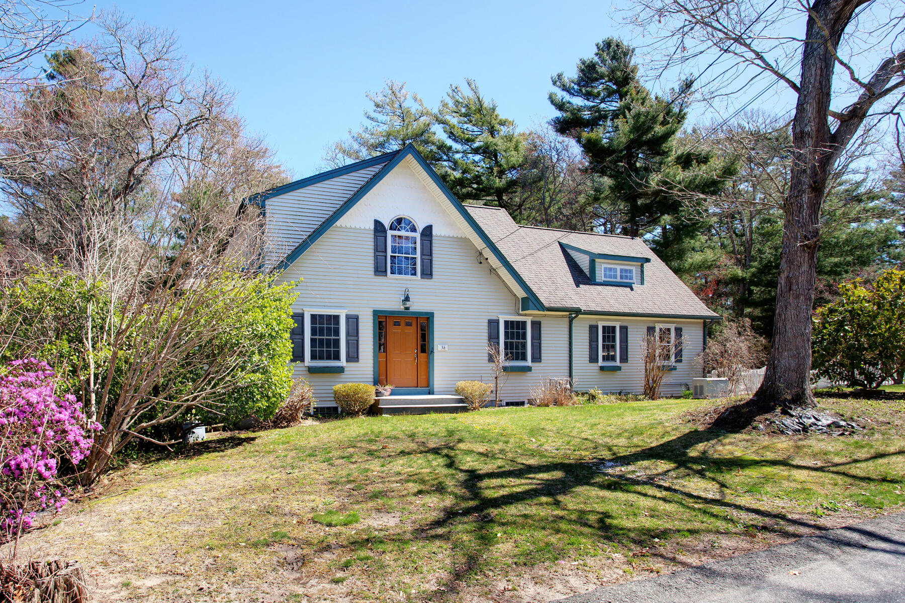36 Catskill Road Buzzards Bay, MA 02532 - Photo 2 of 46 002_36Catskill_042022