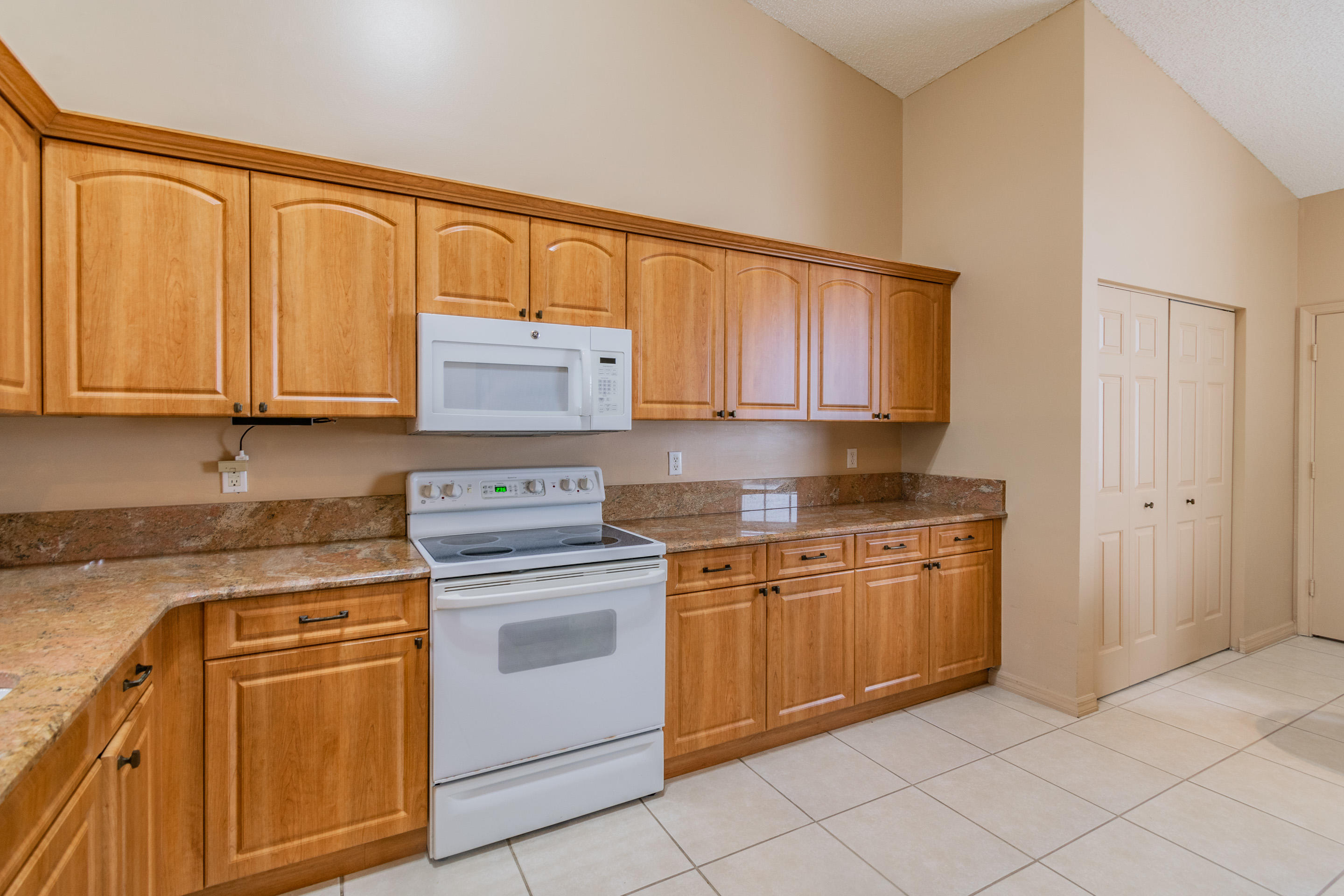 6223 Heliconia Road Delray Beach, FL 33484 - Photo 13 of 52 DSC_0062