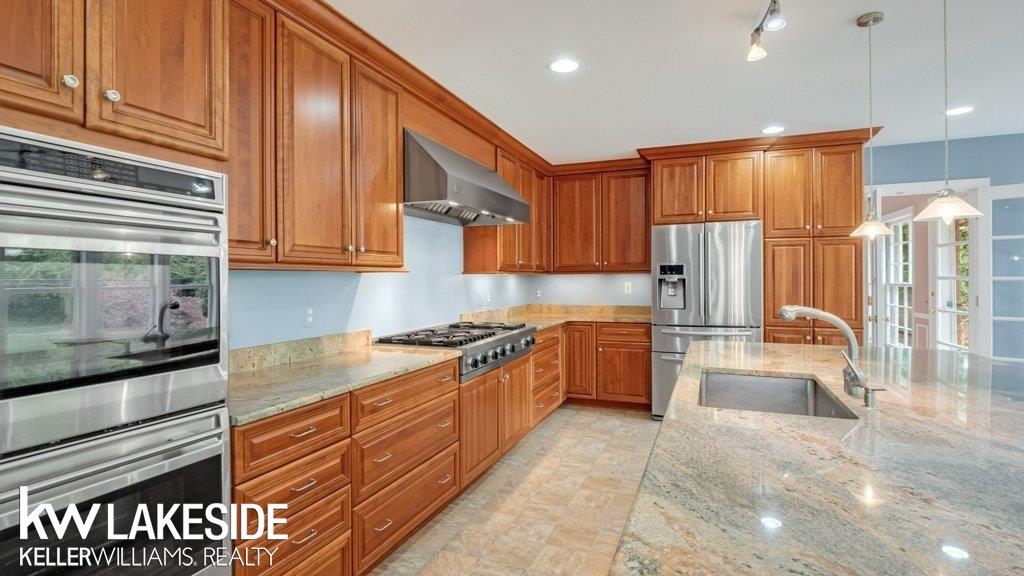 711 South Oxford Road Grosse Pointe Woods, MI 48236 - Photo 10 of 56