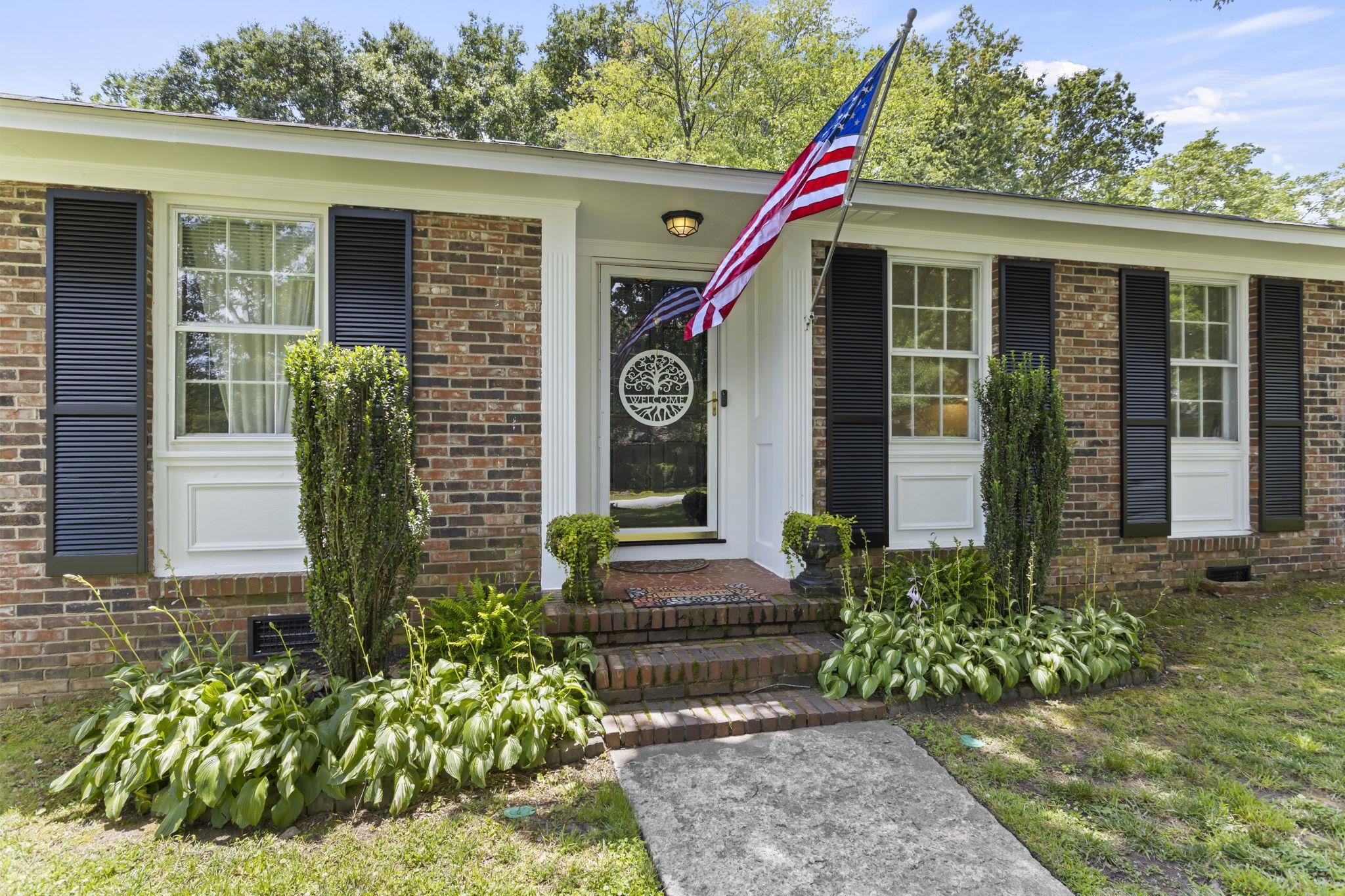 24 Ravensworth Road Taylors, SC 29687 - Photo 8 of 36 Gallery Image 8