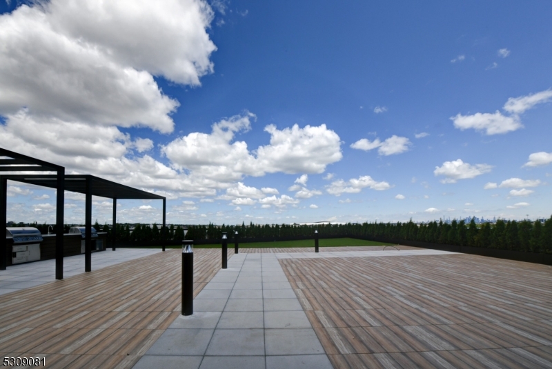 39 Madison Street Newark, NJ 07105 - Photo 33 of 33 a view of a terrace with sky view