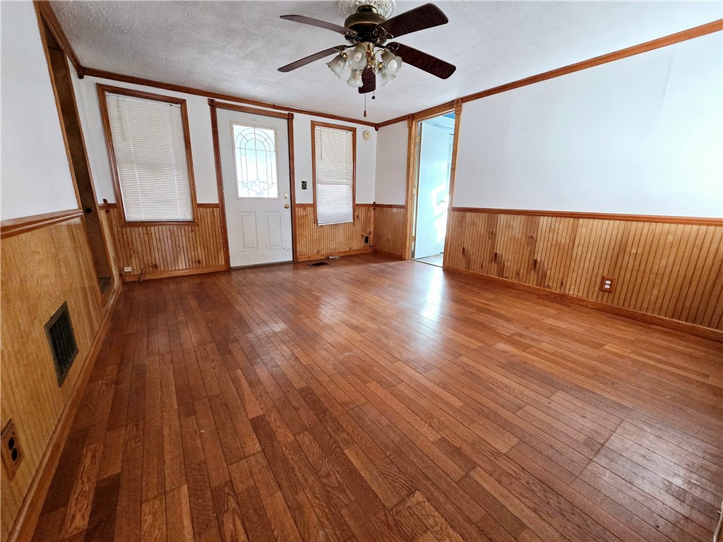 524 Highway 31 Montezuma, NY 13117 - Photo 2 of 17