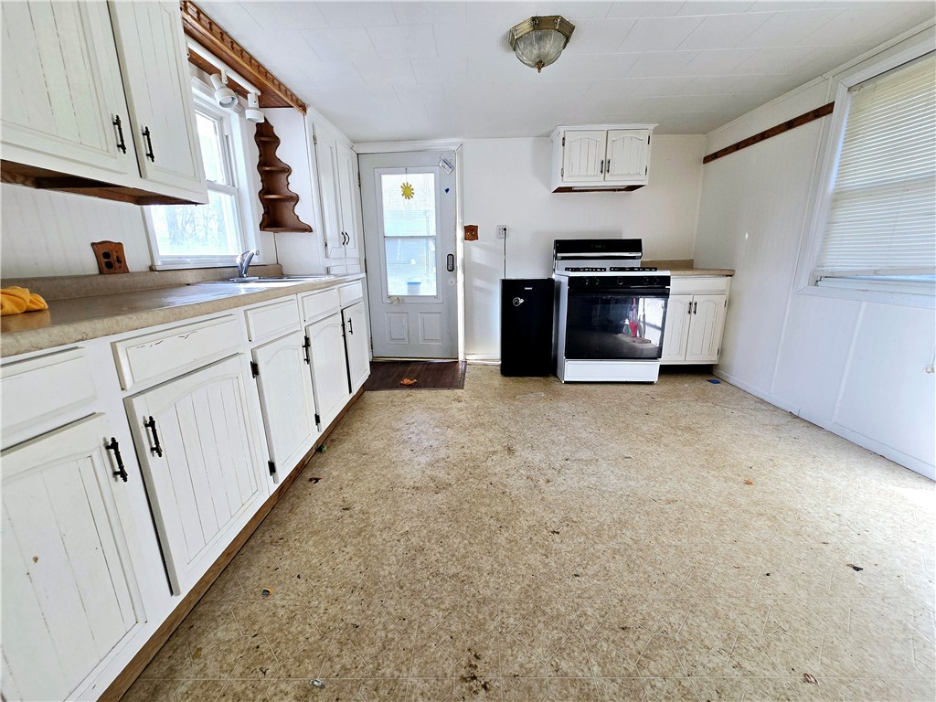 524 Highway 31 Montezuma, NY 13117 - Photo 6 of 17