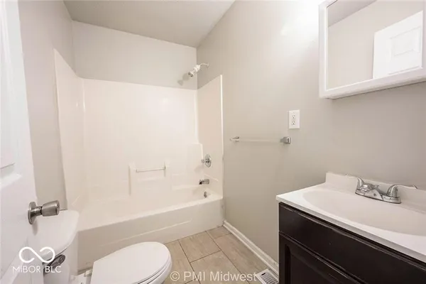 $749 | 3014 West 10th Street, Indianapolis, IN 46222