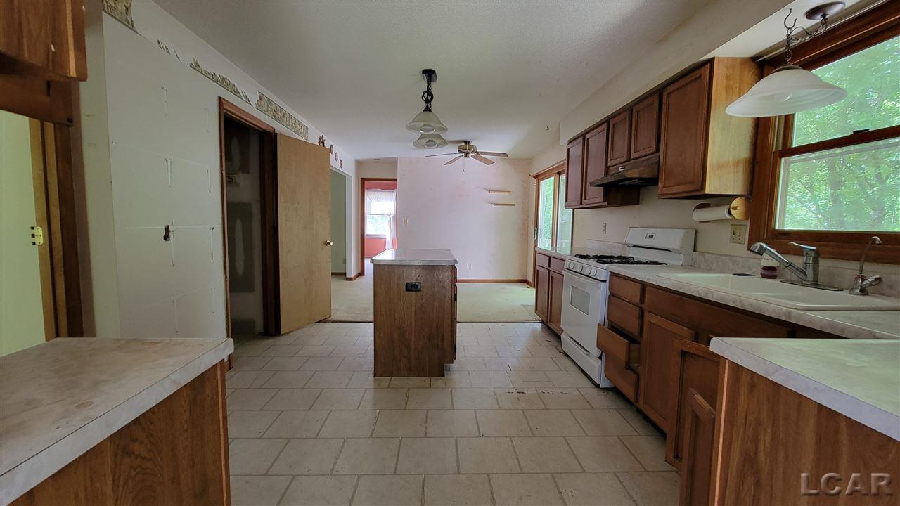 8832 Clinton Macon Road Clinton, MI 49236 - Photo 4 of 9 50081080-3.JPG