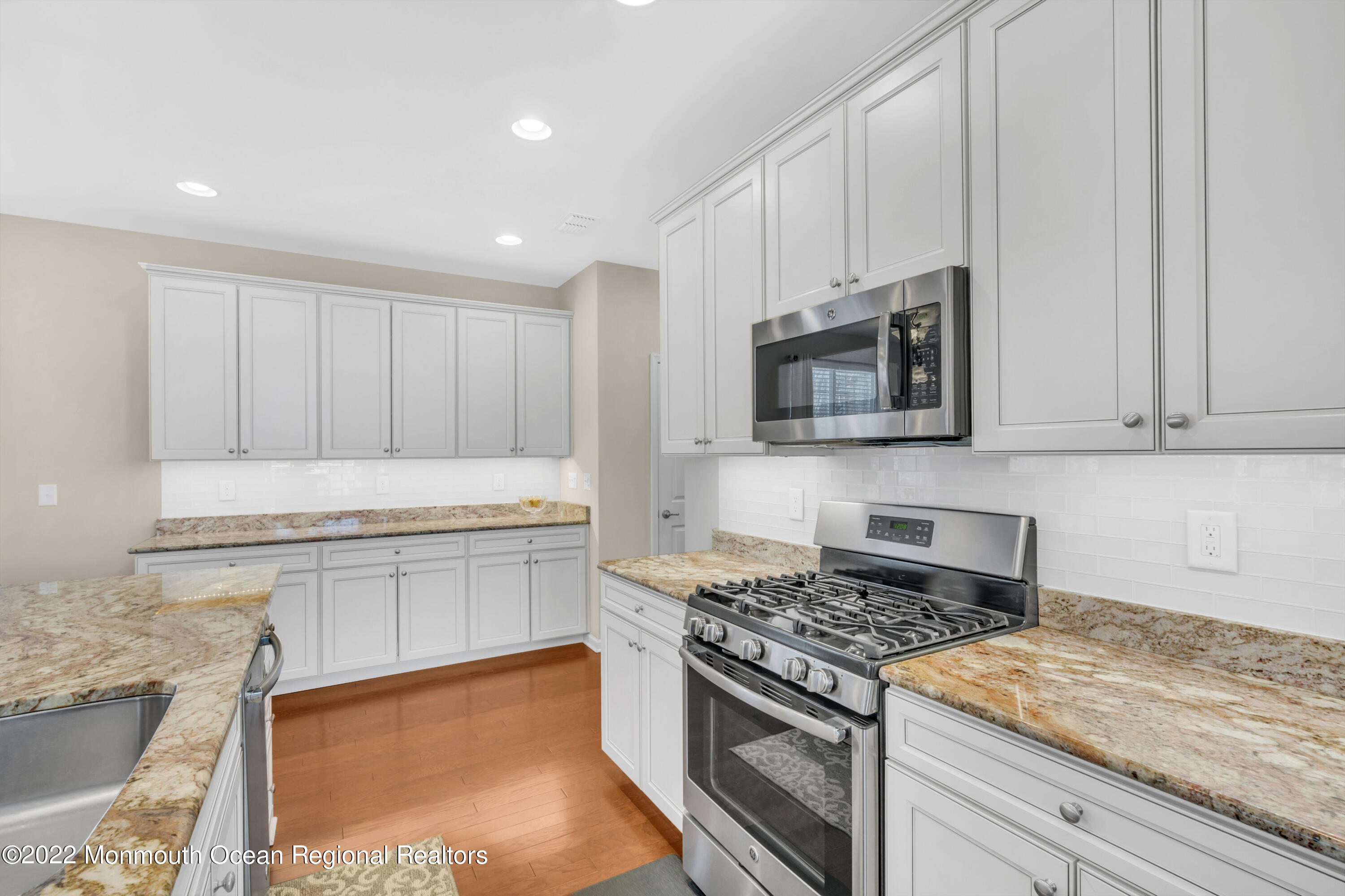 72 Harvest Ridge Road Howell, NJ 07731 - Photo 6 of 35 022_ev204313