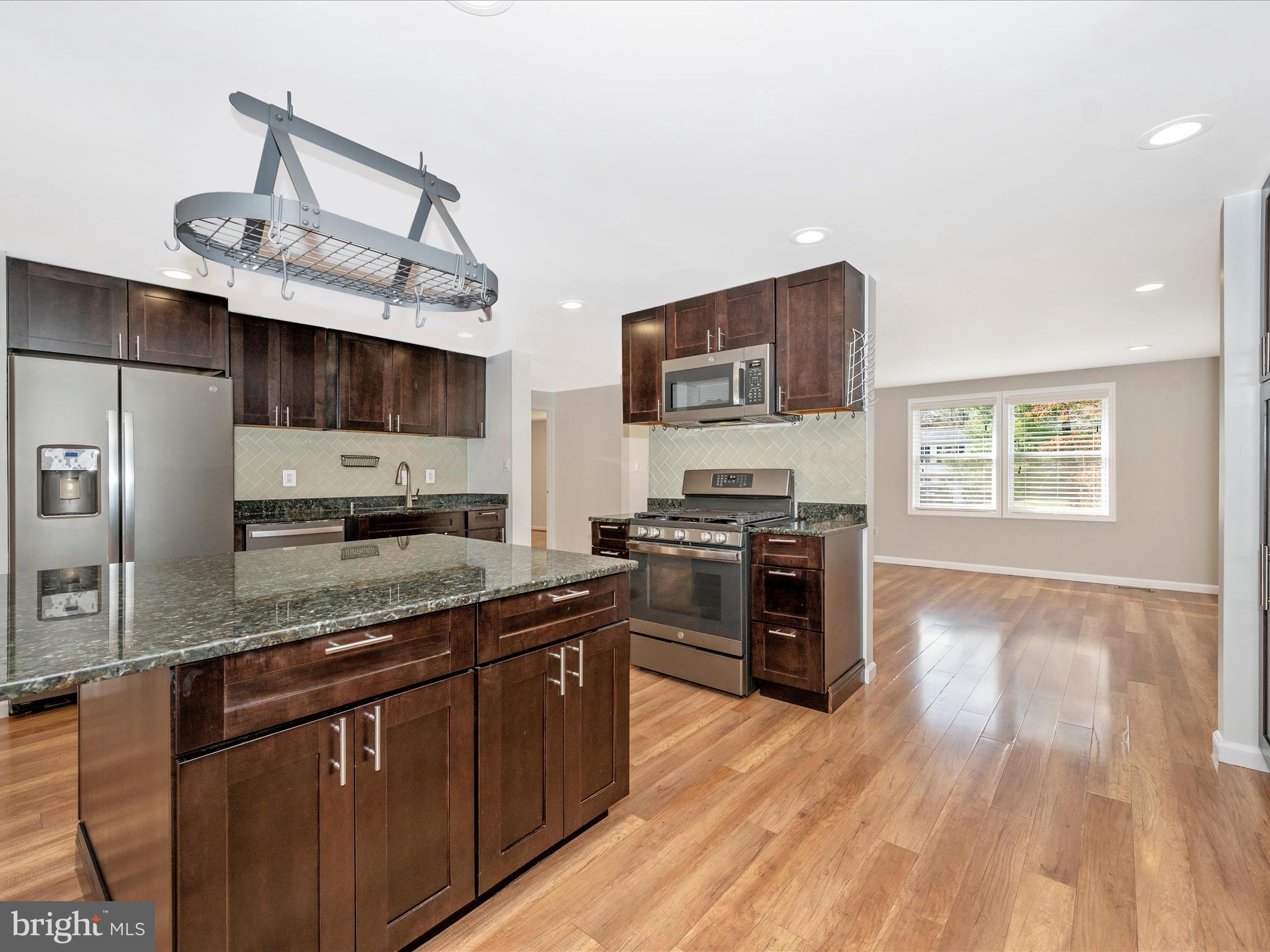 19121 Dowden Circle Poolesville, MD 20837 - Photo 14 of 54