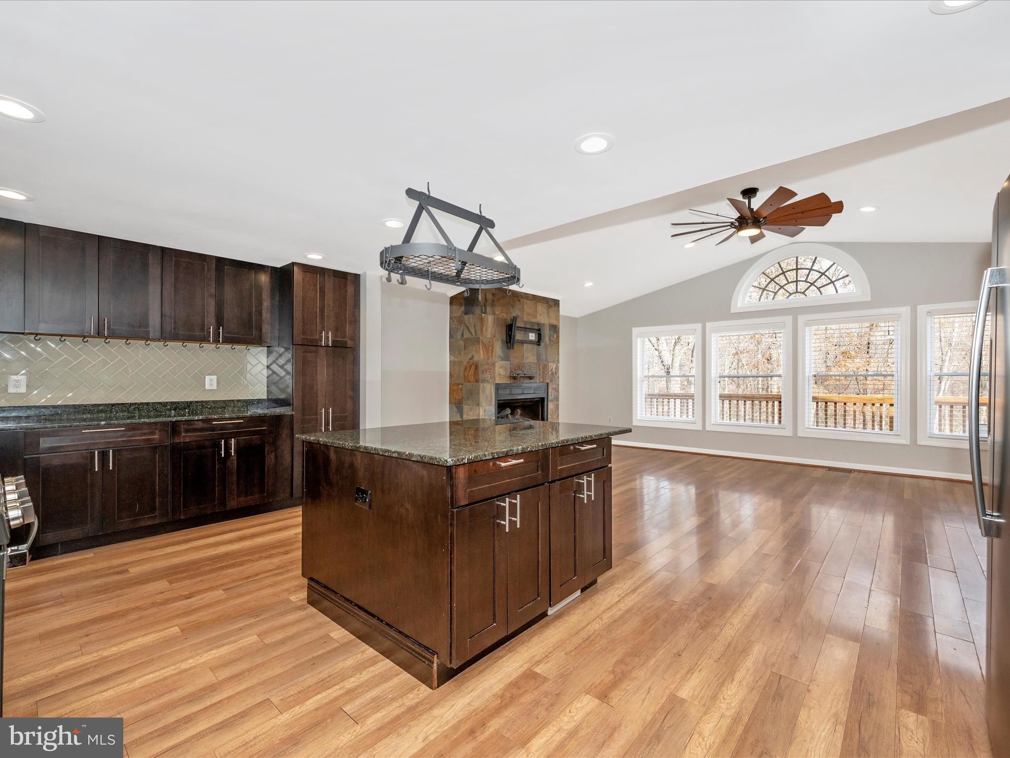 19121 Dowden Circle Poolesville, MD 20837 - Photo 17 of 54