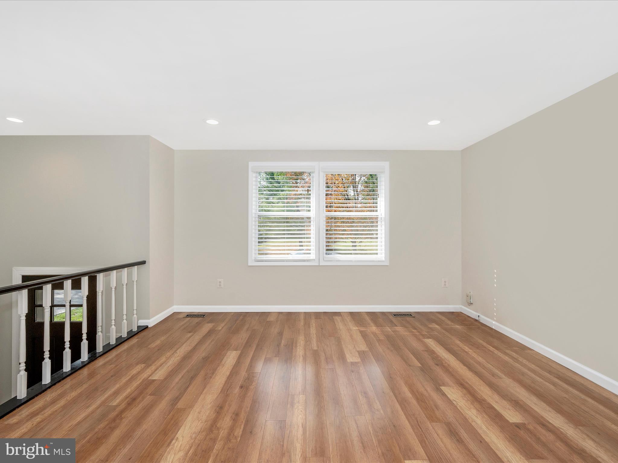 19121 Dowden Circle Poolesville, MD 20837 - Photo 4 of 54