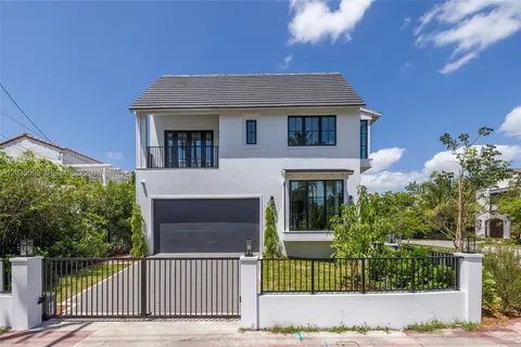 $6,995,000 | 5262 La Gorce Drive, Miami Beach, FL 33140