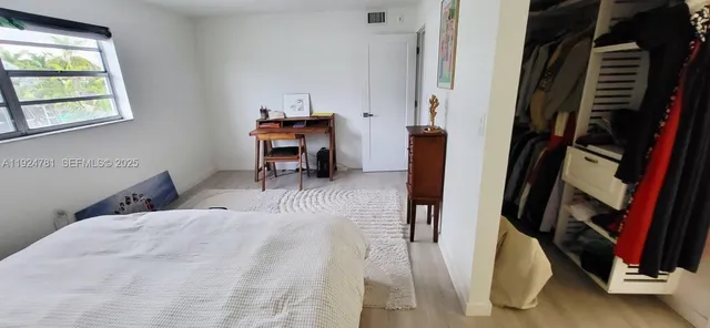 $500,000 | 1605 Meridian Avenue, Unit 401, Miami Beach, FL 33139