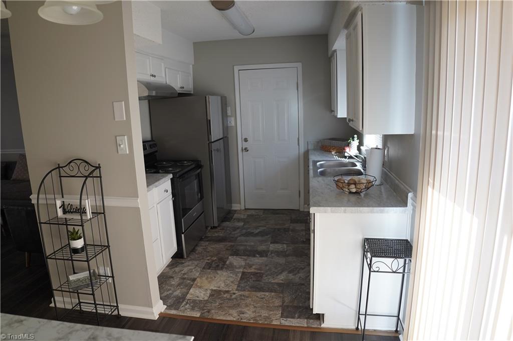 2602 Assembly Road Greensboro, NC 27405 - Photo 16 of 32 Kitchen