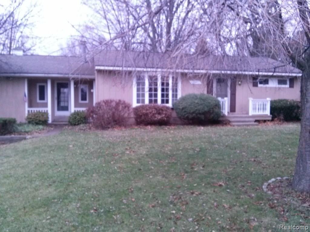 39 Texas Rochester Hills Rochester, MI 48309 - Photo 1 of 27