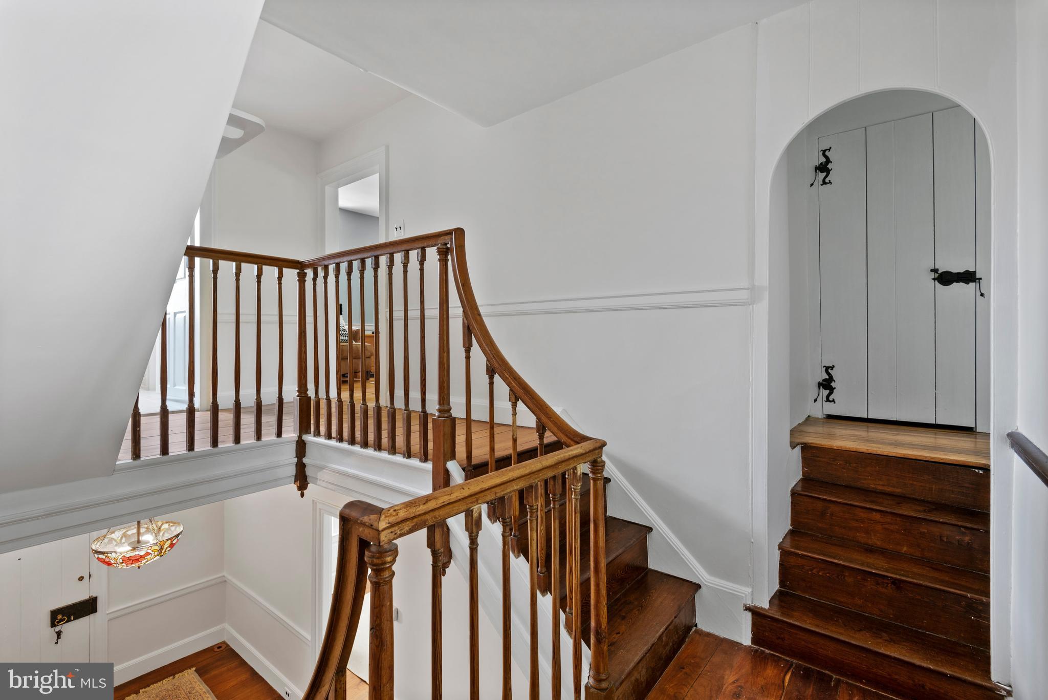 309 Swedesford Road Malvern, PA 19355 - Photo 16 of 36 Gracious Staircas