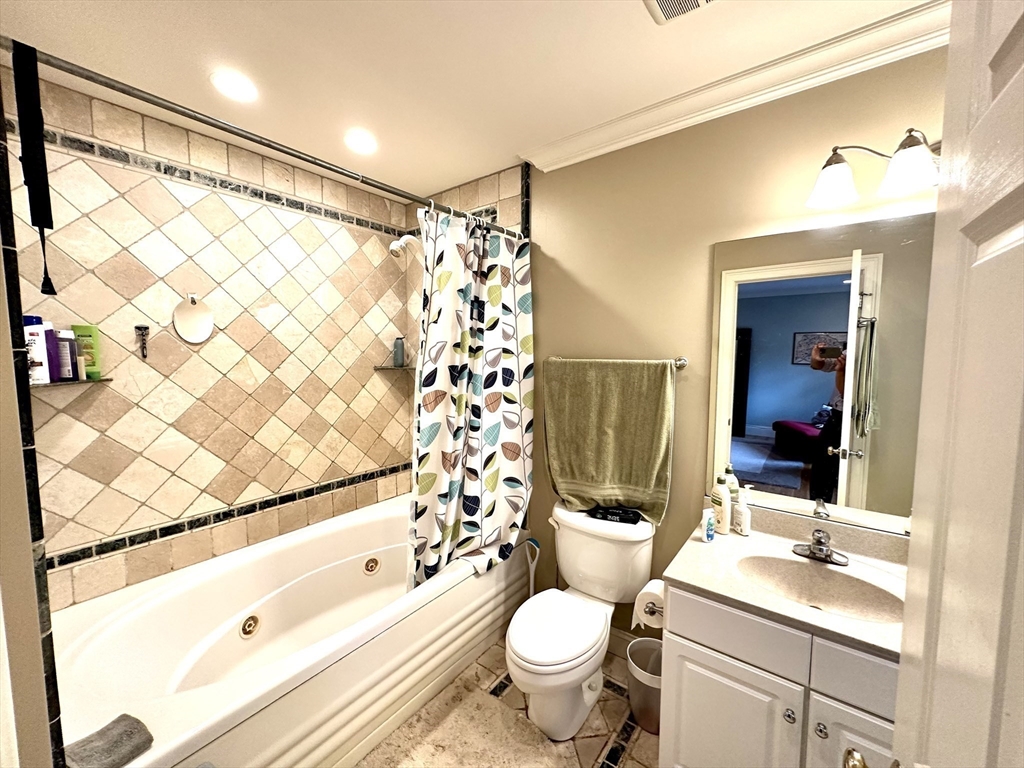 77 Hackensack Road Chestnut Hill, MA 02467 - Photo 18 of 23